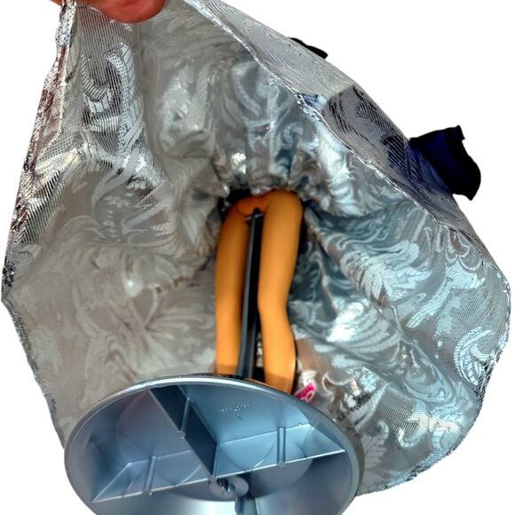 1995 Vintage Avon Winter Velvet Barbie - Picture 8 of 8